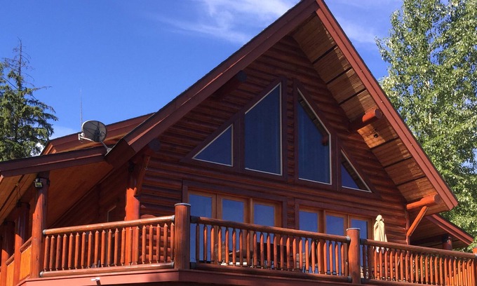 Christina Lake Ski Chalet | Available April 1/23. Monthly rentals only @ $5000 per month.