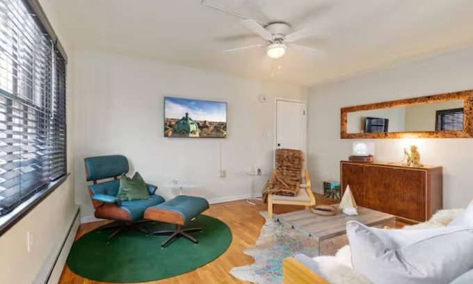 Old Town Winchester Apartment | Available for 2026 Apple Blossom Only! 2 Bedroom on Parade Route!