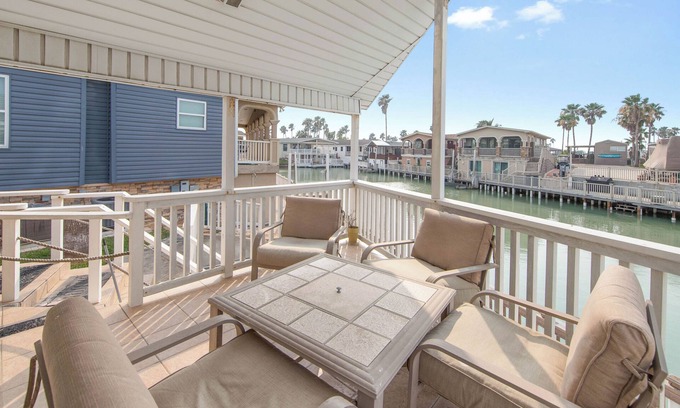 Port Isabel Cottage | Available for Spring! 186 Little Breeze Cottage on the Water