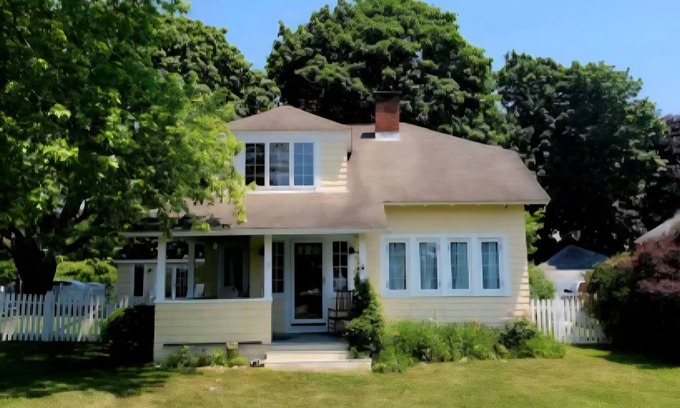 Madison Cottage | Available July 1, 2025 2 week or monthly.