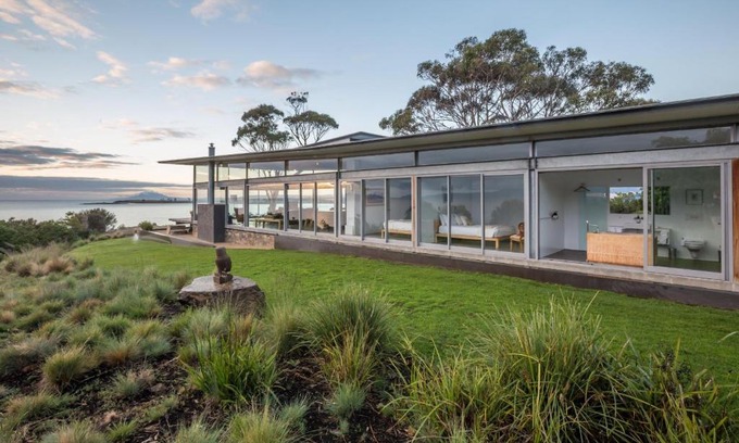 Rocky Hills Villa | Avalon Coastal Retreat