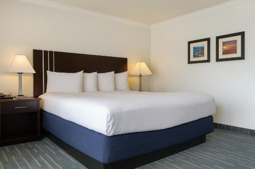 Morro Bay Hotel | Avalon Inn Downtown Morro Bay