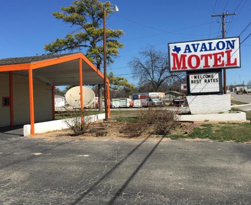 Early Hotel | Avalon Motel