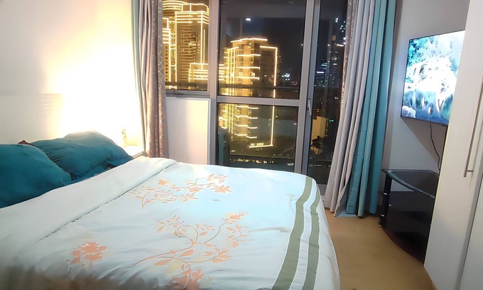 Downtown Condo | Aveline Suites Cozy Skyline View @ Acqua Private Residence,