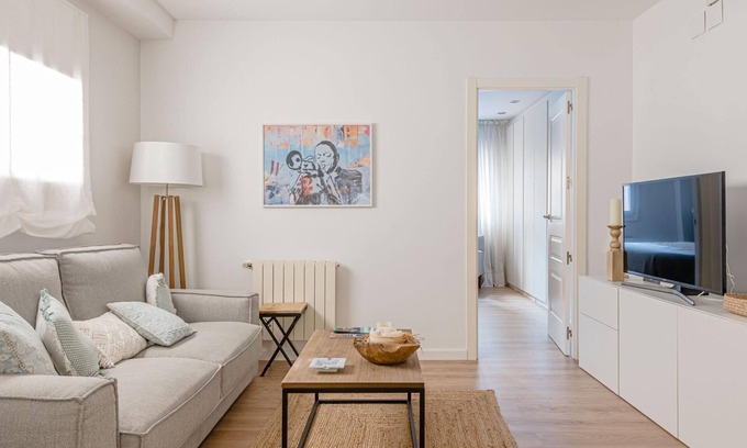 Prosperidad Apartment | Avenida América - Comfortable apartment, next to the station
