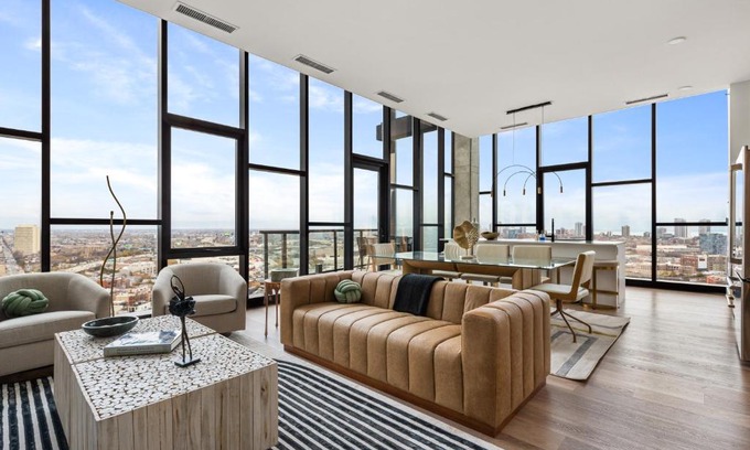 River West Apartment | Avenir West Loop Penthouses with Iconic City Views