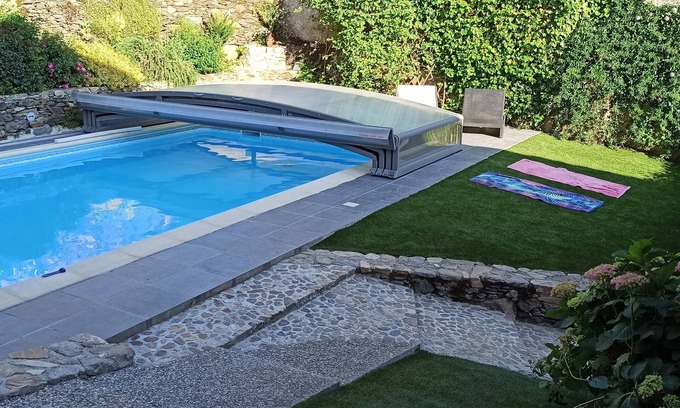 Saint-Just-sur-Viaur House | Aveyron, renovated barn sleeps 5, 3* swimming pool