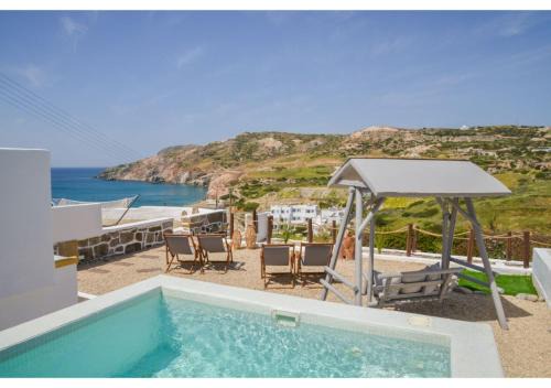 Milos Bed & Breakfast | Avgerinos Deluxe Rooms