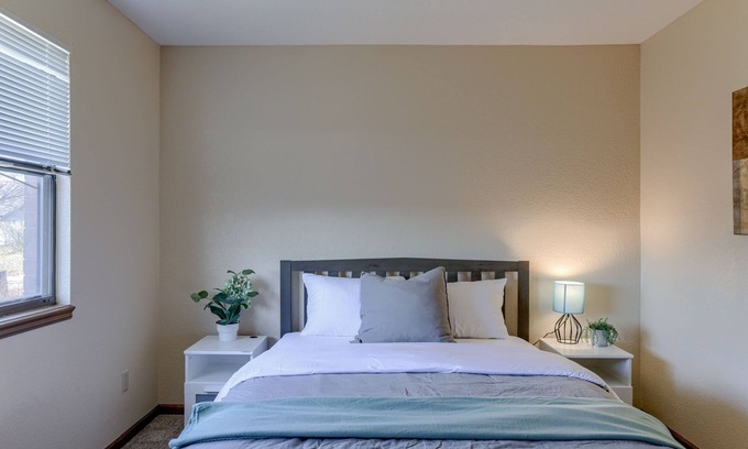 Platte City Apartment | Aviator's Lounge 2BR 1Bath WiFi Close to Airport Very Convenient Book your stay1