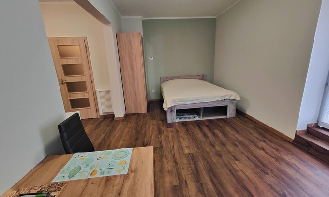 Brezova Apartment | Avignon - 1 Bedroom Flat on the first floor