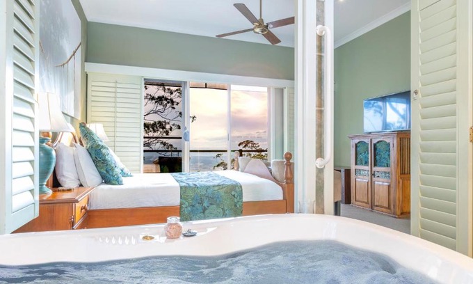 North Tamborine Bed & Breakfast | Avocado Sunset Bed & Breakfast
