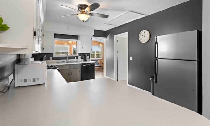 Avon Lake House | Avon Lake Getaway
