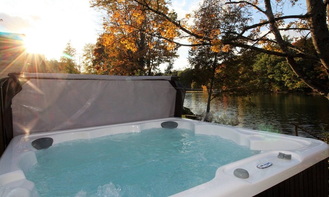 Maryland House | Avon Lakeshore - Waterfront retreat with hot tub!