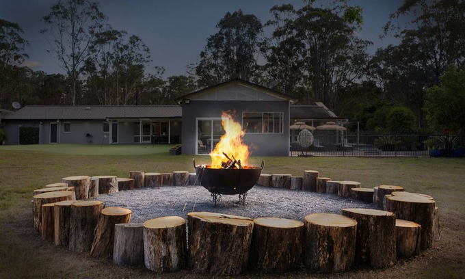Pitt Town House | 'Avondale' Luxe Country Retreat
