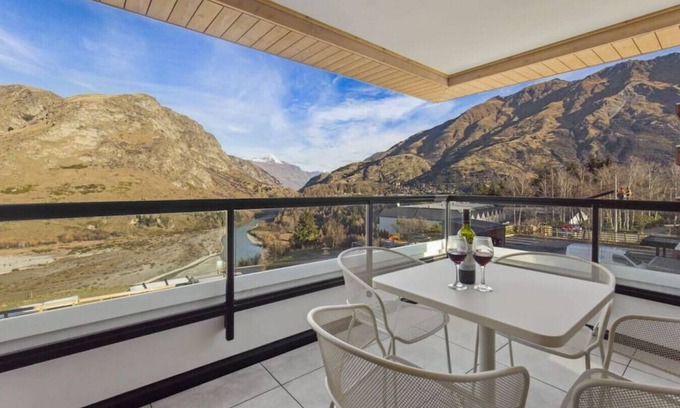 Arthur's Point Apartment | Awa Apartment @ the base of Coronet Peak