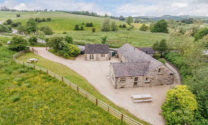 Bradbourne House | AWARD-WINNING, 5* LUXURY, TISSINGTON FORD BARN, DERBYSHIRE. 12 GUESTS & 2 DOGS