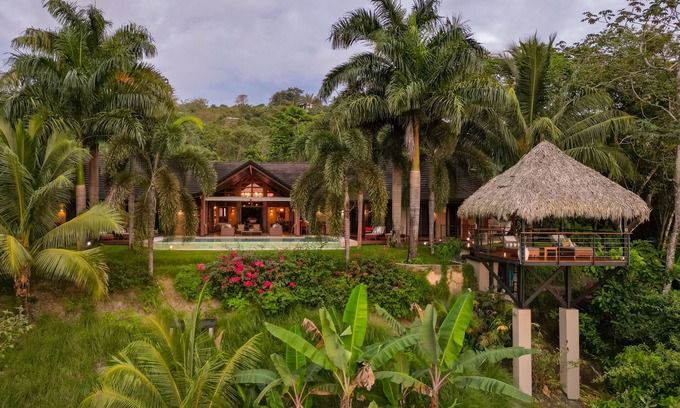 Mal Pais Cabin | Award Winning Villa Brisas Del Cabo - Close to beaches & Family Friendly