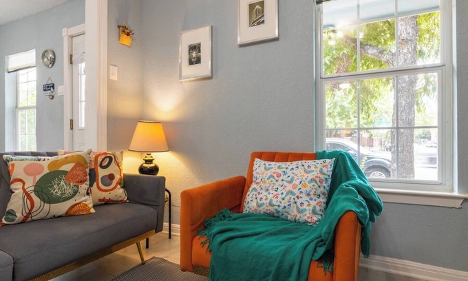 Holly House | AwardWinningHome|Walk2Everywhere