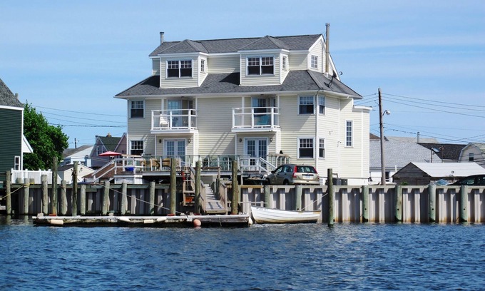 Broad Channel House | Away From it All