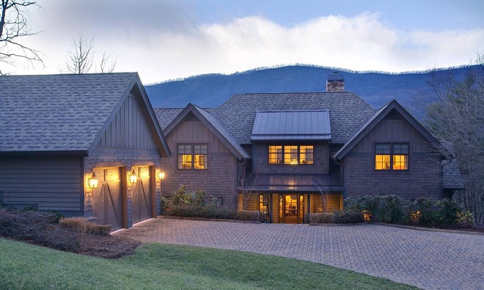 Mill Spring House | Awe-inspiring views, mansion in mountains with fireplace
