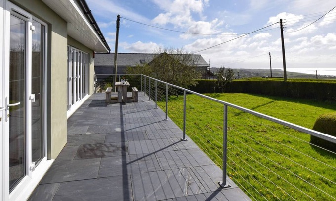 Rhyd-y-clafdy House | Awelfryn in the beautiful Pwllheli