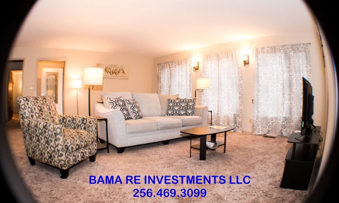Hartselle House | AWESOME 2BR-2Bath Hartselle Home - private bathrooms - DITCH THE HOTEL