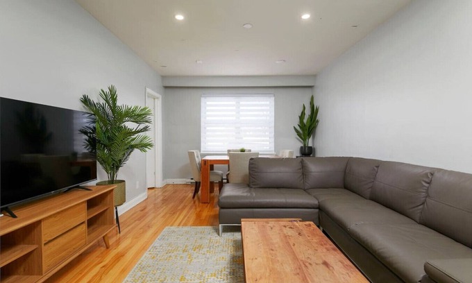 Cote-Des-Neiges—Notre-Dame-De-Grace Apartment | Awesome 2BR in Montreal