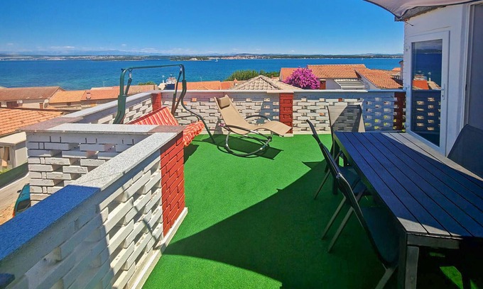 Tkon Apartment | Awesome apartment in Tkon with house sea view