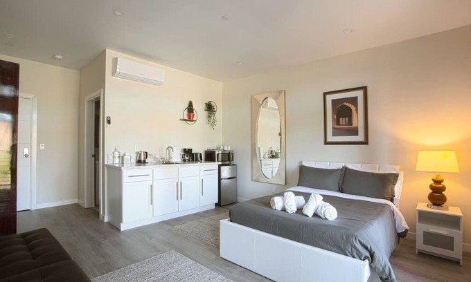 Bankers Hill Apartment | Awesome Balboa and Downtown View with Cozy Patio