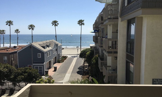 Townsite Condo | Awesome Beach View 1BR &1BA