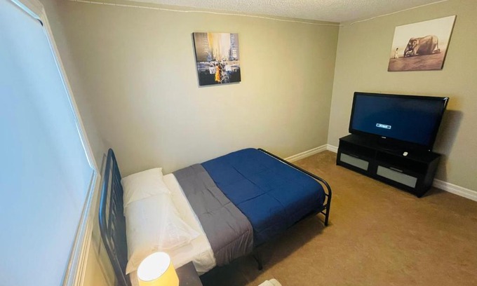 Northwest Edmonton House | Awesome Bedroom