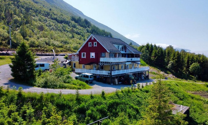 Midsund Municipality Apartment | Awesome Fishing, Boating and Nature Experience at Fiskesenter Birkeland