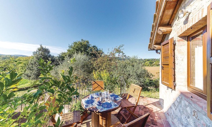 Monteroni d'Arbia House | Awesome home in Monteroni d´Arbia SI