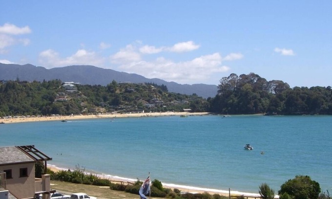 Kaiteriteri House | Awesome holiday home at Little Kaiteriteri beach