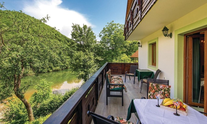 Delnice House | Awesome home in Brod na Kupi with sauna