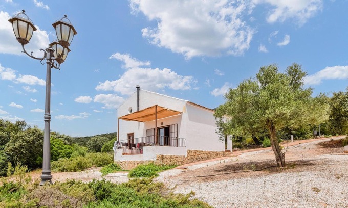 Estepa House | Awesome home in Estepa with kitchenette
