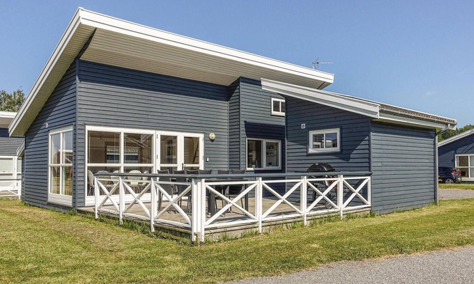 Gudhjem House | Awesome home in Gudhjem with kitchen