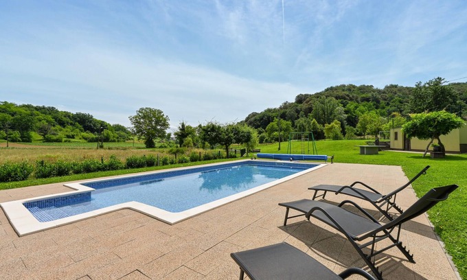 Sveti Kriz Zacretje House | Awesome home in Donja Pacetina