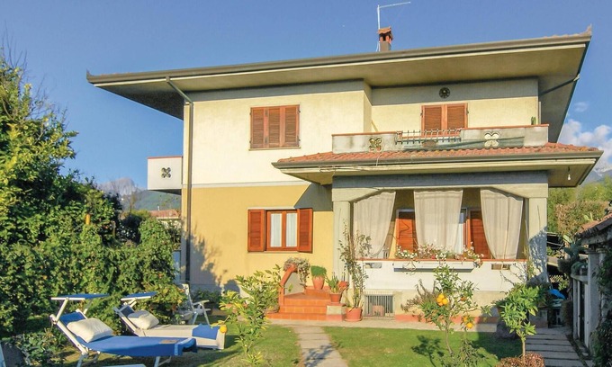 Capanne-Prato-Cinquale House | Awesome home in Montignoso -MS-