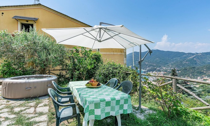 Moneglia House | Awesome home in Moneglia with kitchen