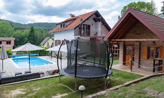 Brestovac House | Awesome home in Novo Zvecevo with sauna