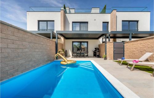 Peroj House | Awesome Home In Peroj With Sauna