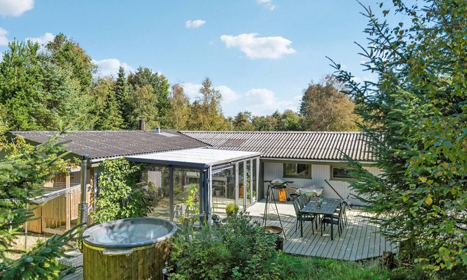 Nordost House | Awesome home in Sæby with WiFi
