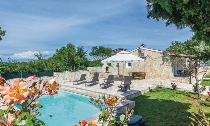 Jursici House | Awesome home in Skicini with kitchen