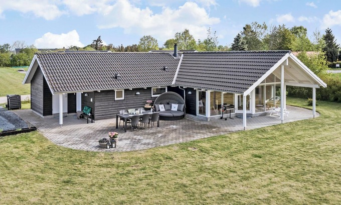 Stege House | Awesome home in Stege with 4 Bedrooms and WiFi