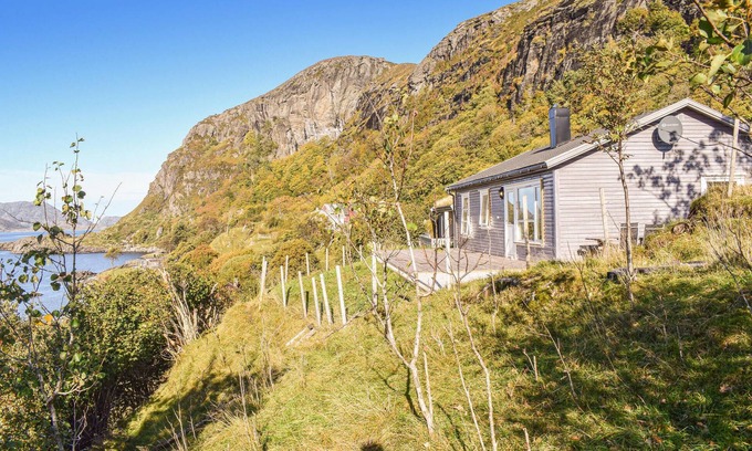 Flora Municipality House | Awesome home in Tansøy