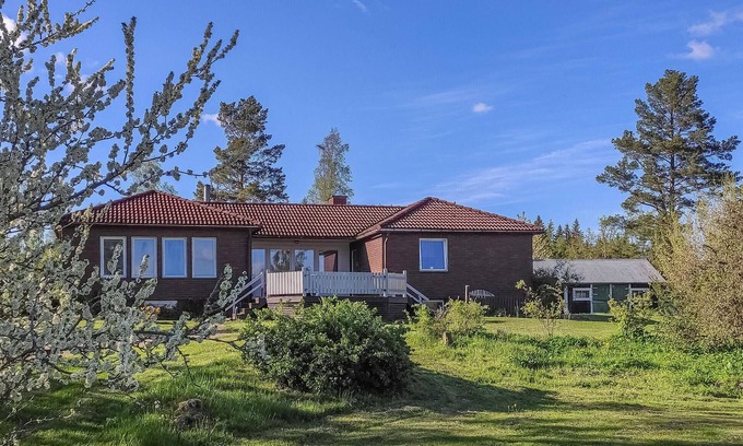 Tranas Municipality House | Awesome home in Tranås with WiFi