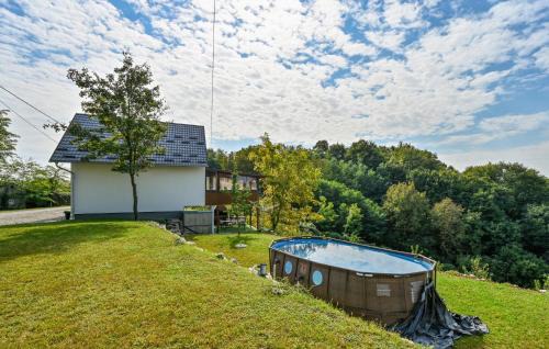 Vinica House | Awesome Home In Vinica Breg With Wifi