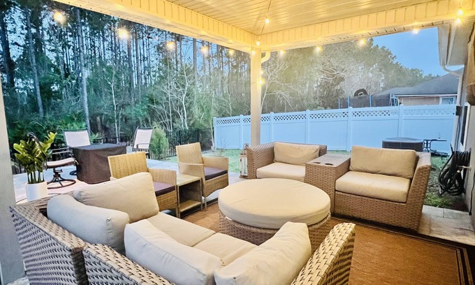 St. Johns House | *AWESOME HOME! PEACEFUL, SAFE, PERFECT LOCATION*