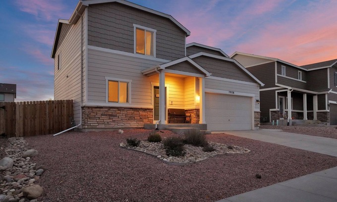 Colorado Springs House | ★Awesome Home★Great Neighborhood★Near Food & Fun★Designed with You in Mind★